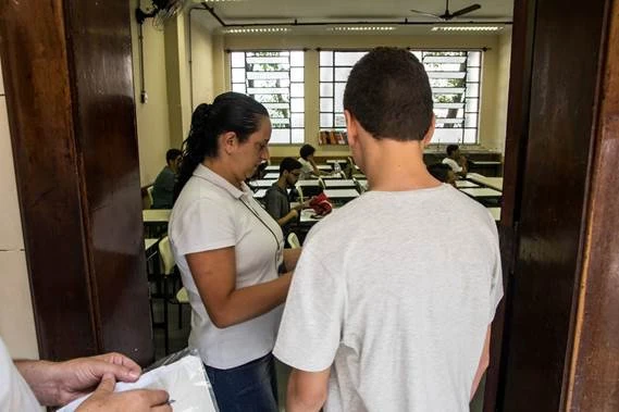 Processo de inscrição para Vestibulinho das Etecs começa nesta sexta-feira