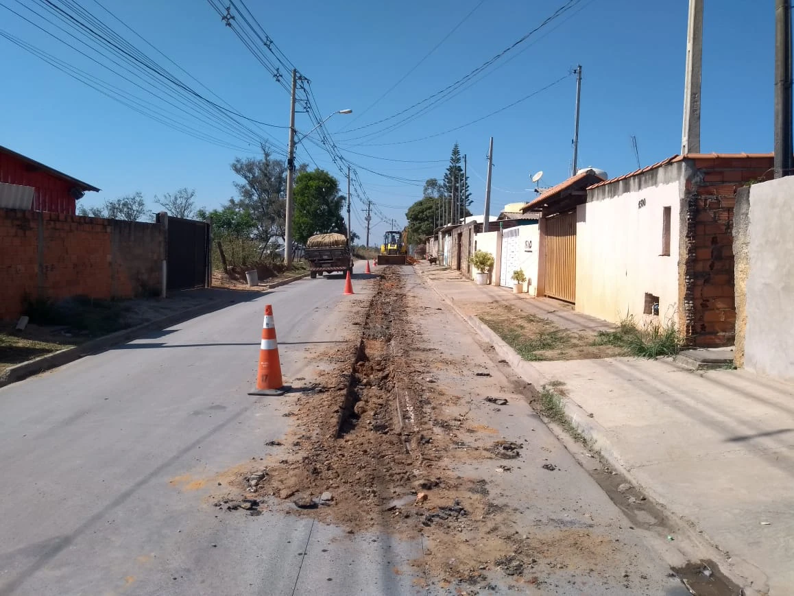 Obras de instalação de adutora no Jardim Alvorada são retomadas em definitivo