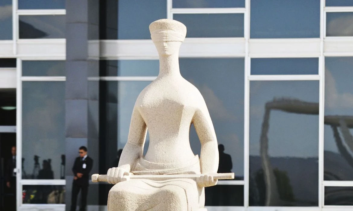 STF torna réu deputado denunciado por forjar atentado contra si