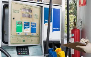 Rodrigo Garcia determina força-tarefa para fiscalizar preços de combustíveis