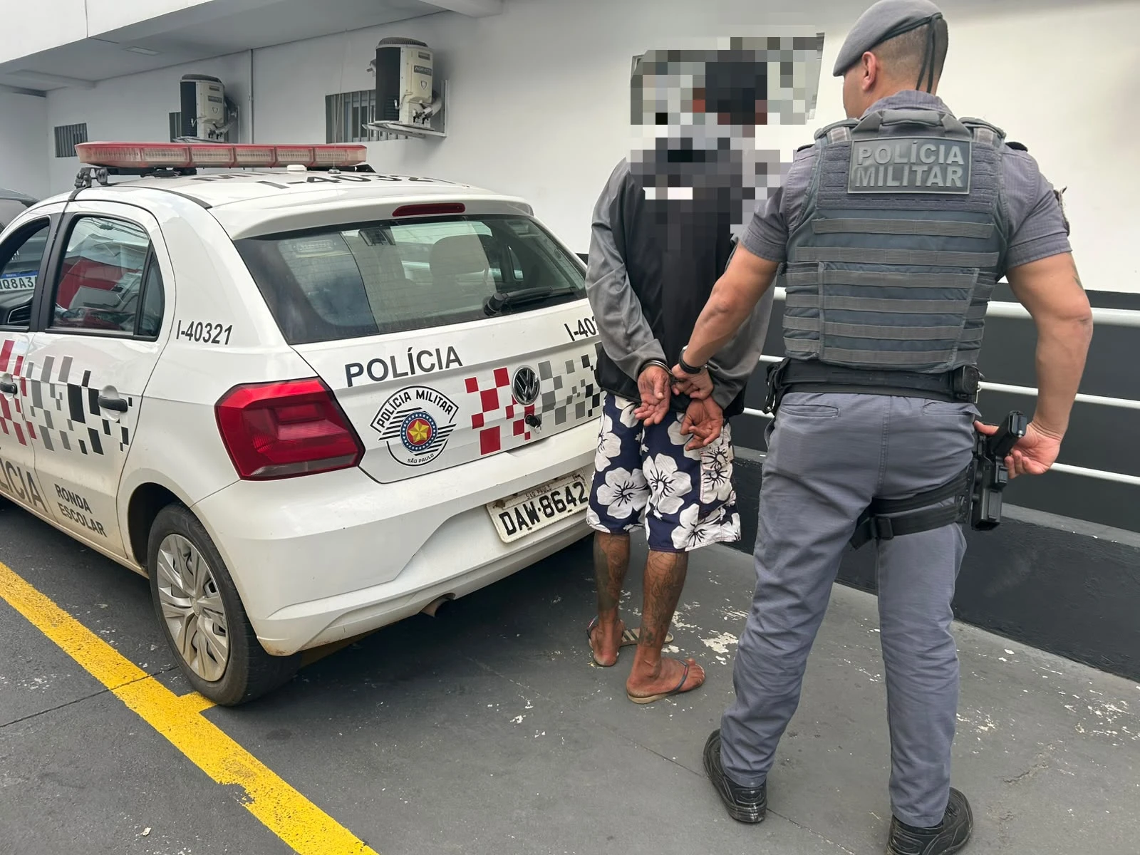 Homem é preso por tráfico de drogas no bairro George Oetterer