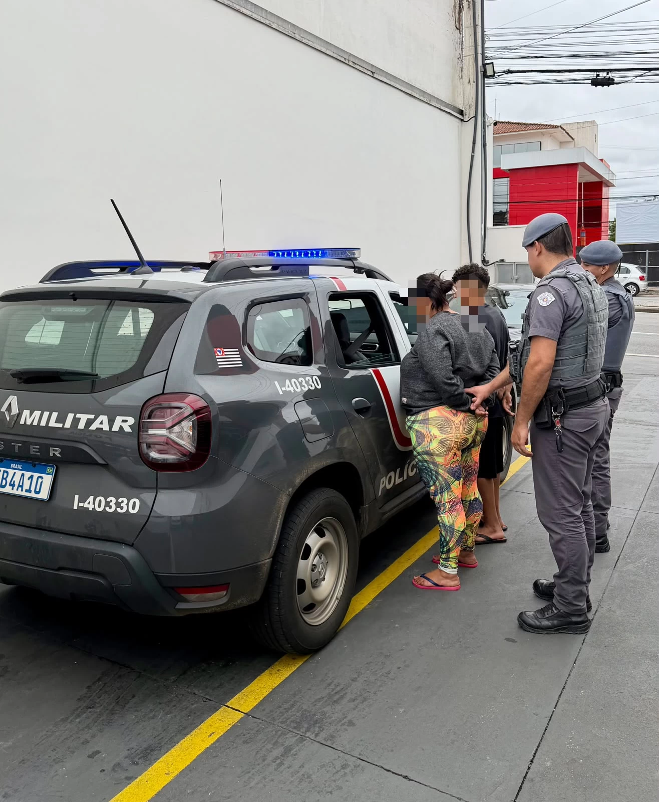 Mulher é presa por tráfico de drogas em George Oetterer após denúncia anônima