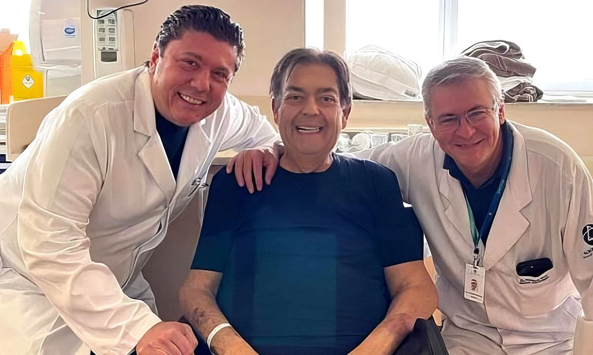 Fausto Silva dá entrada em hospital para avaliação do coração