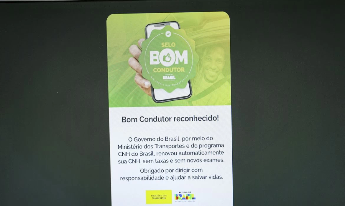 Renovação automática de CNH beneficia 300 mil na primeira semana