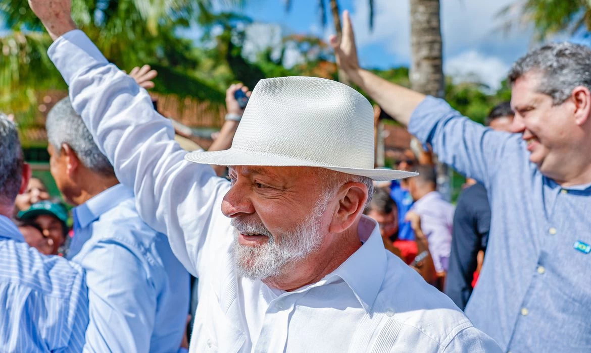 Presidente defende investimento em ferrovias