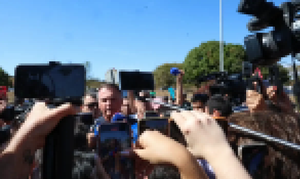 Políticos repercutem operação policial contra Bolsonaro