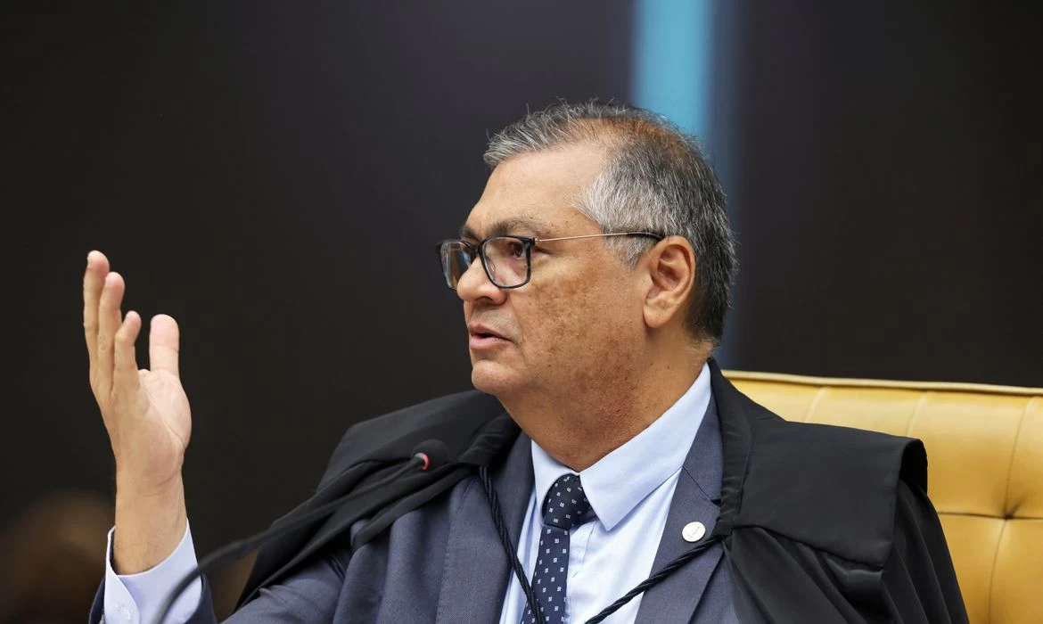 Dino determina fim do sigilo de investigações sobre o filme Dark Horse