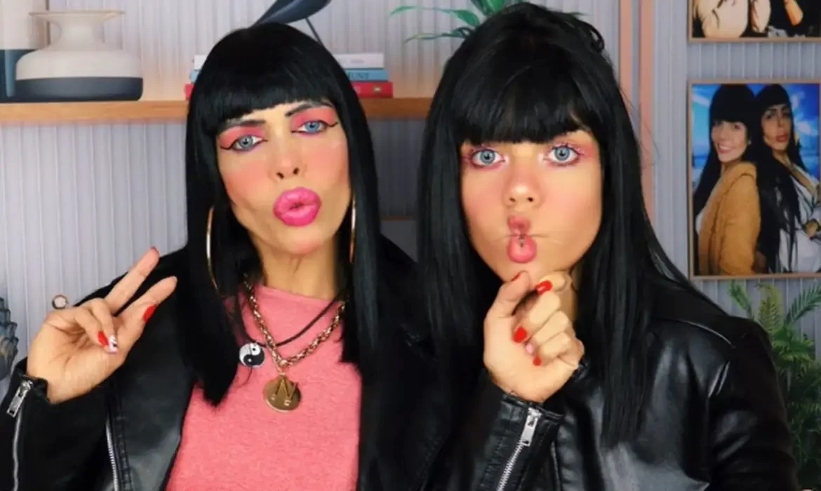 Influenciadoras são condenadas por oferecer bananas a crianças negras