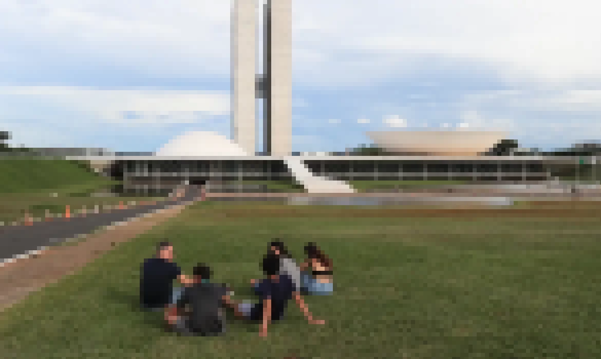 Senado cria comissão para tratar de tarifas com Congresso dos EUA