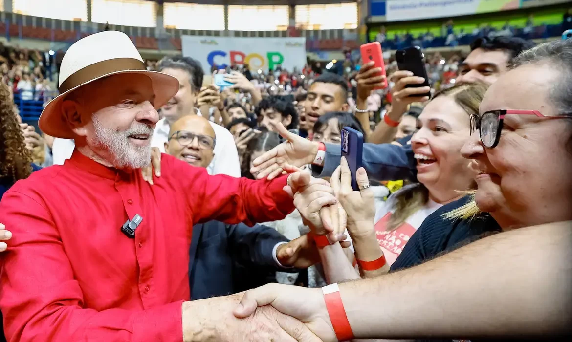 Lula defende América Latina independente contra “fala grossa” externa