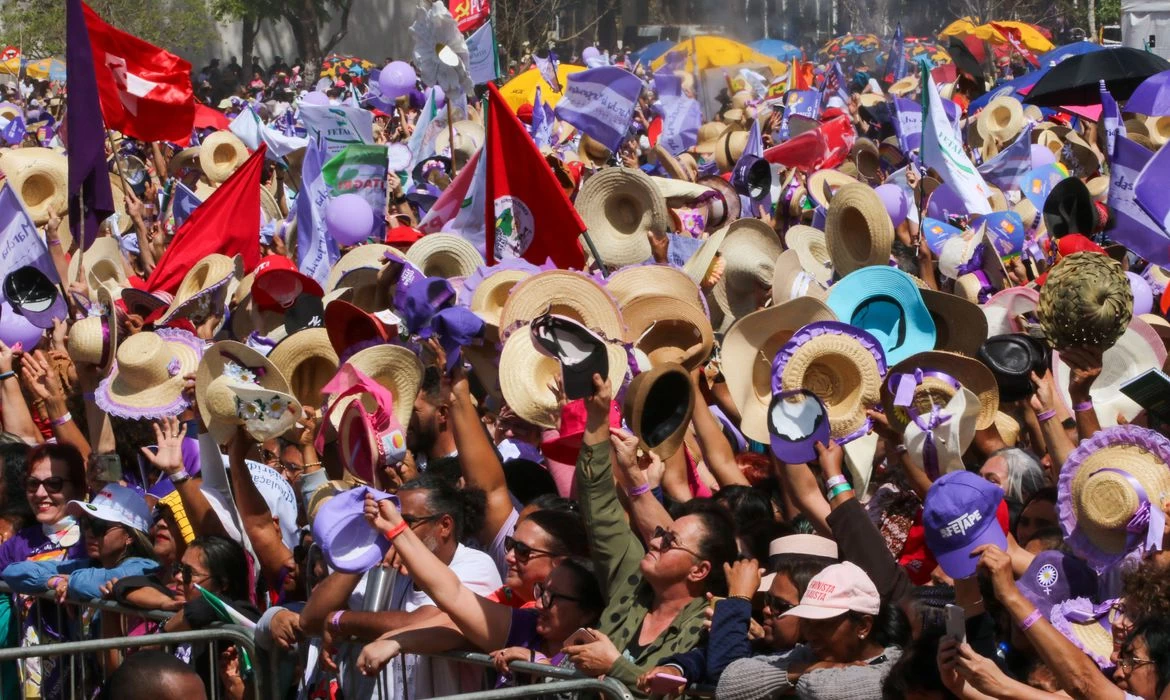 Lula cria pacto nacional de prevenção a feminicídios