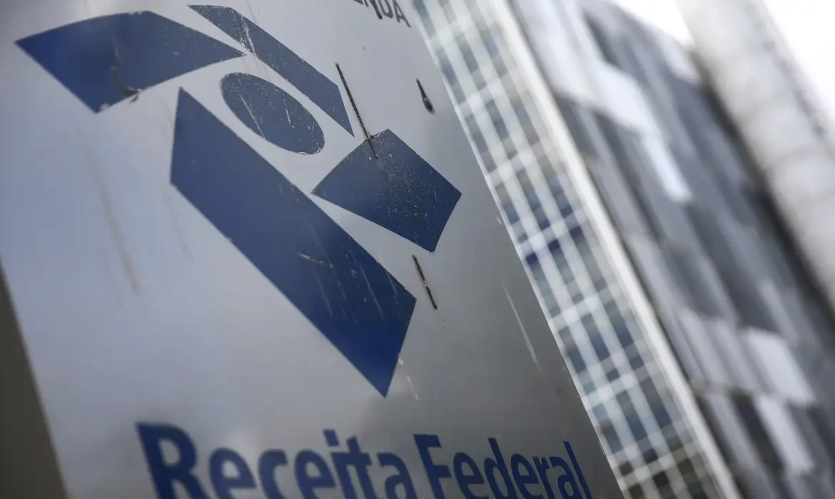 Restituições do IR batem recorde e chegam a R$ 41 bilhões em 2026