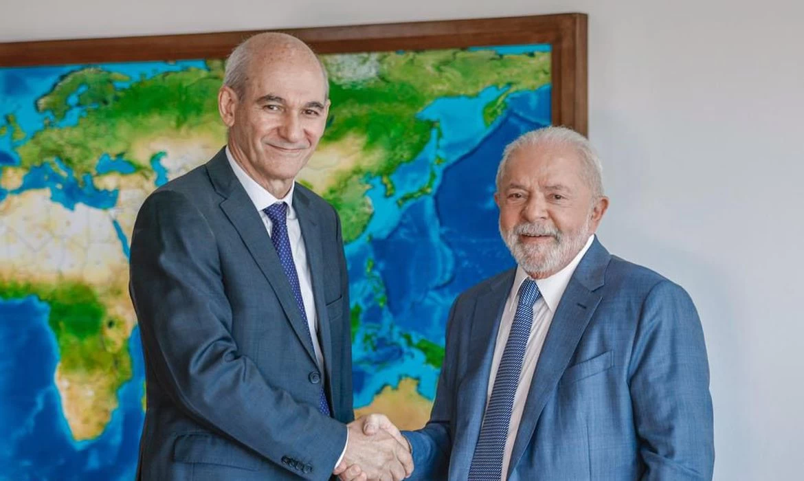 Lula dá posse ao general Marcos Amaro como ministro do GSI