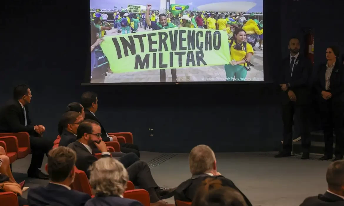 Por unanimidade, STF torna réus mais 6 denunciados por trama golpista