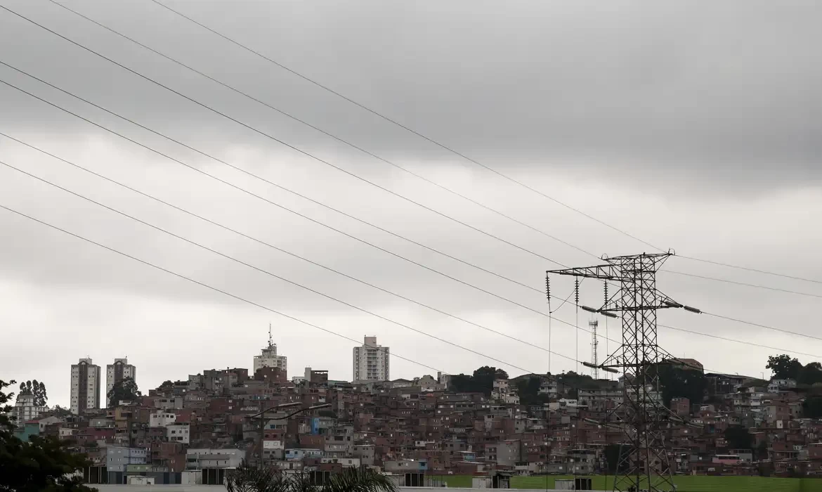 SP: Defesa Civil alerta para temporais isolados e queda de temperatura