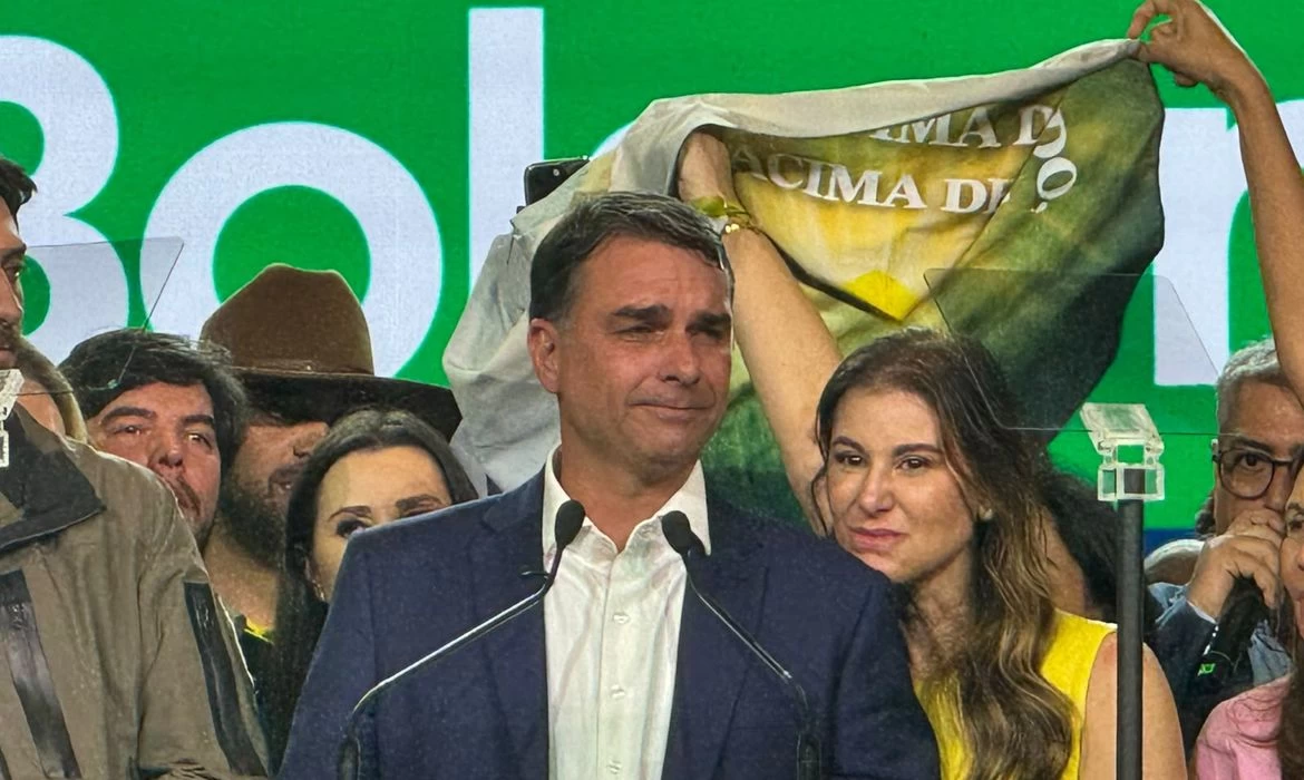 PL oficializa candidatura de Flávio Bolsonaro à Presidência