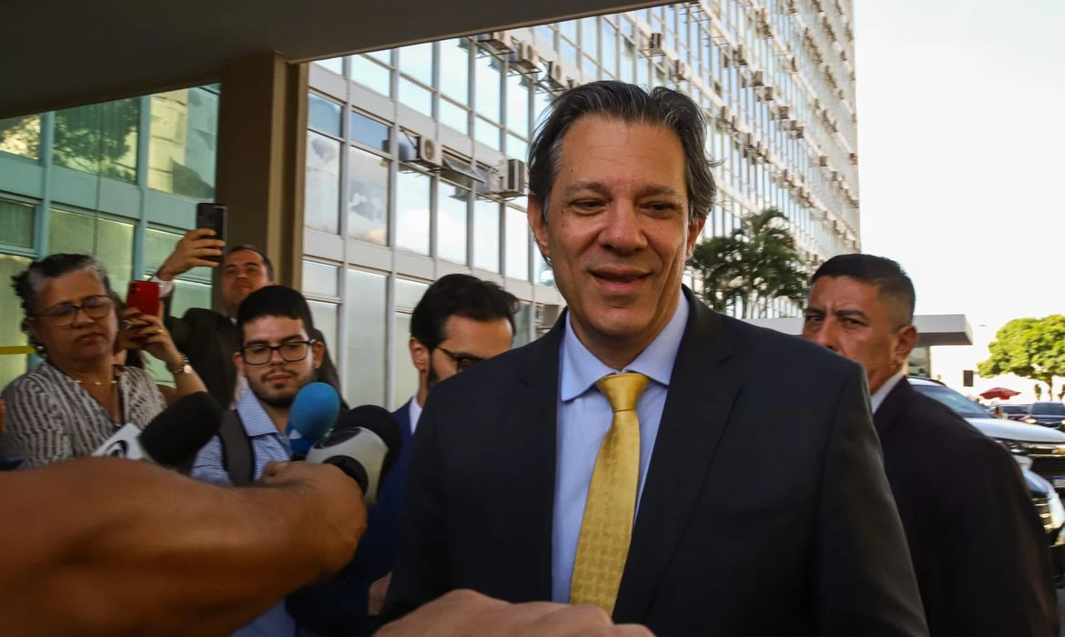 Haddad comemora aprovação da isenção do IR na Câmara: "Foi um golaço!"