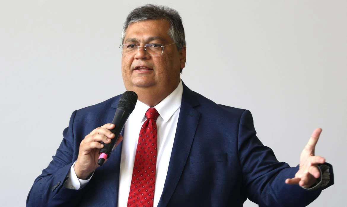 No Rio, governo assina acordos na área de segurança e roubo de cargas