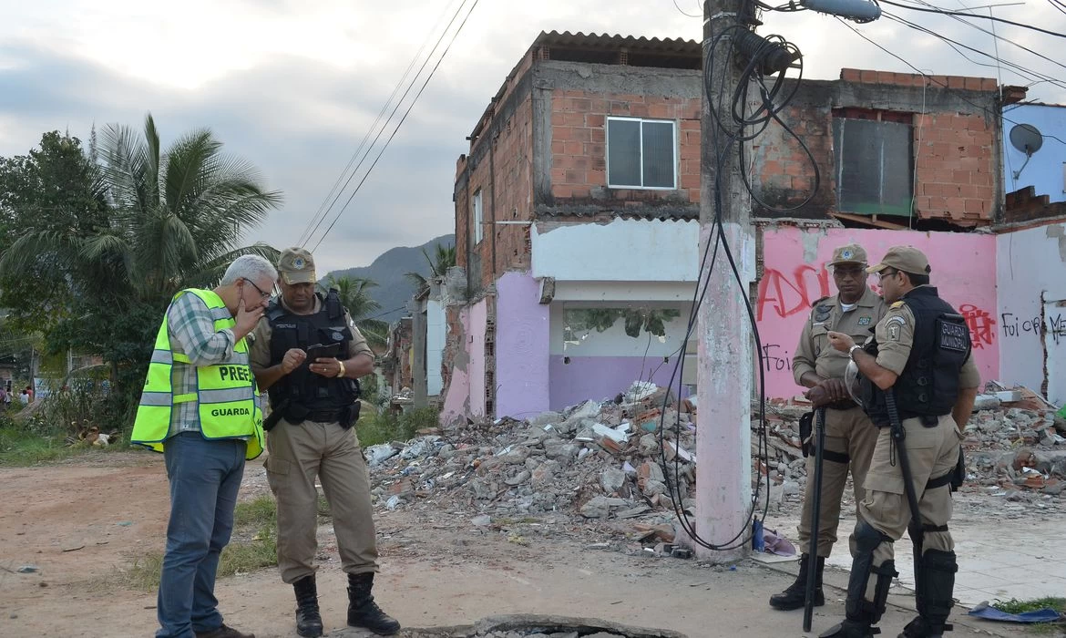 Guardas municipais integram sistema de segurança pública, decide STF