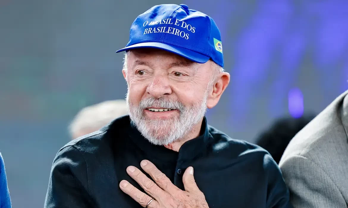 Lula critica jornada 6x1 e defende escala de trabalho “mais flexível”