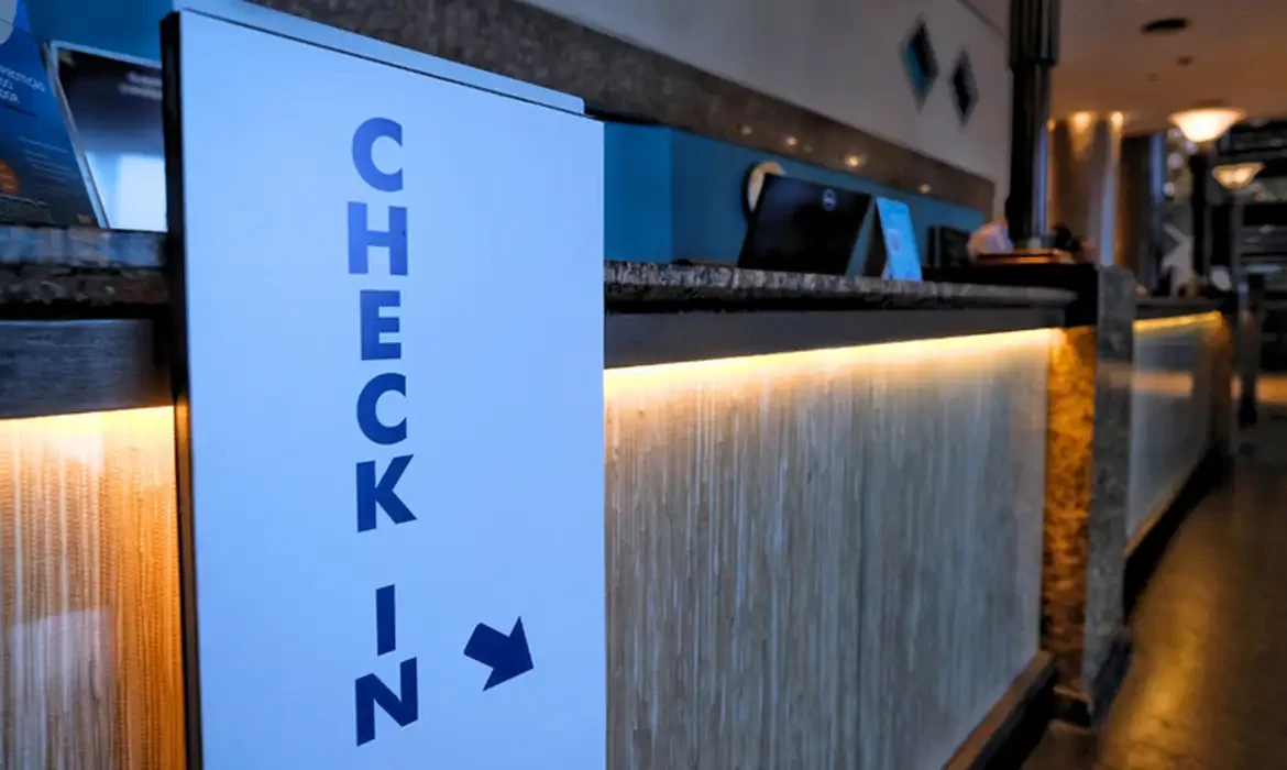 Hospedagens têm até esta segunda para adotar check-in digital