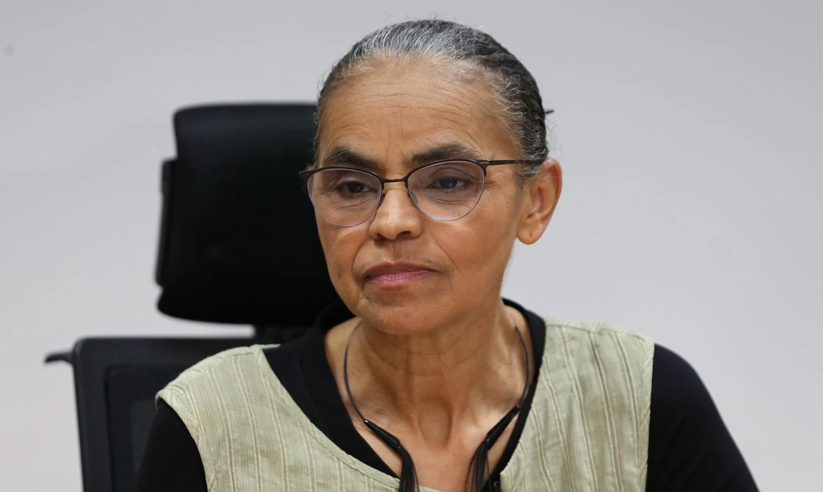 Com covid-19, Marina Silva segue internada e tem "boa evolução"