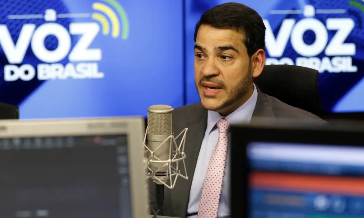 Aposentados não precisam acionar justiça por valores do INSS, diz AGU