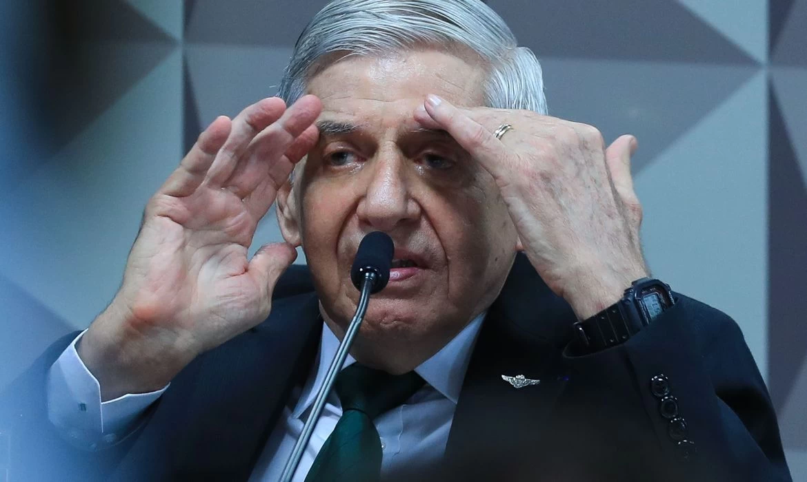 Augusto Heleno: acampamentos bolsonaristas eram "ordeiros e pacíficos"
