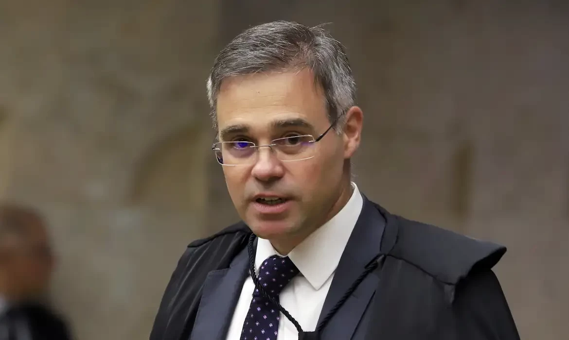 Mendonça homologa delação sobre financiamento do filme sobre Bolsonaro