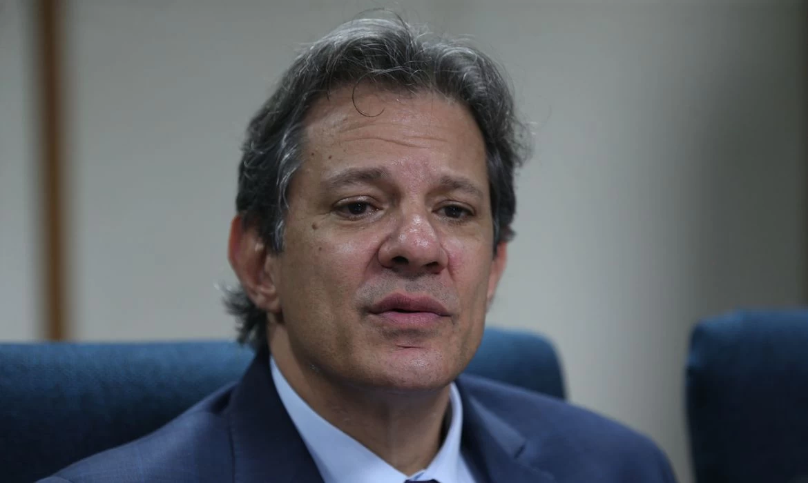 Haddad busca apoio americano para solução de crise na Argentina