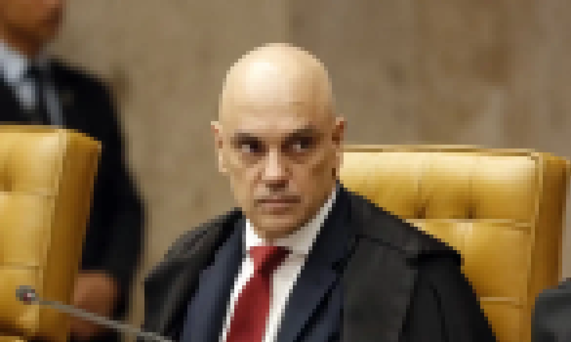 Maioria do STF nega recurso para tirar Moraes do inquérito do golpe