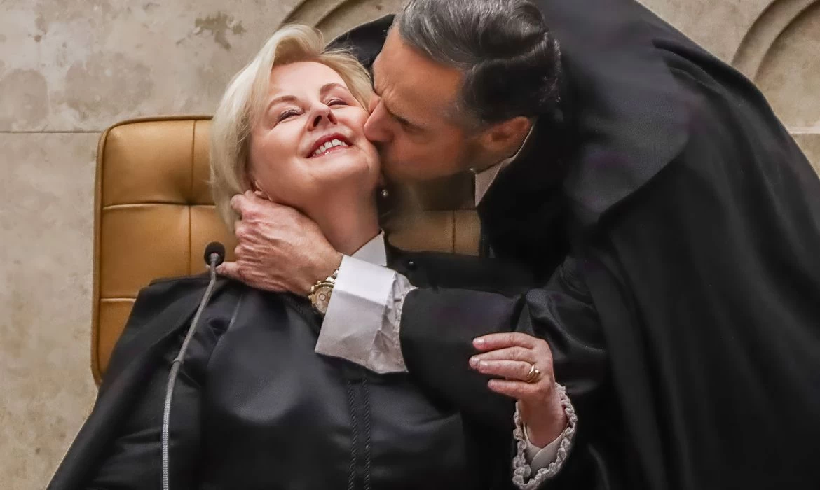 Barroso é empossado no cargo de presidente do STF
