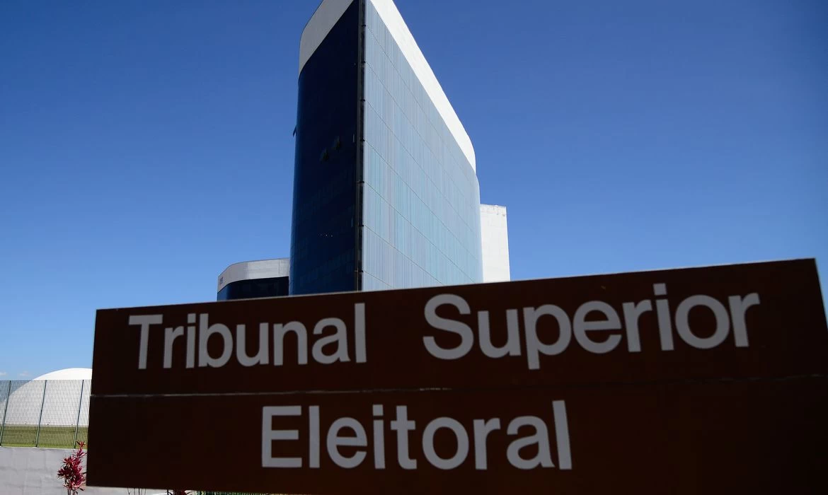 Supremo enviará a Lula indicações de mulheres para vaga no TSE.
