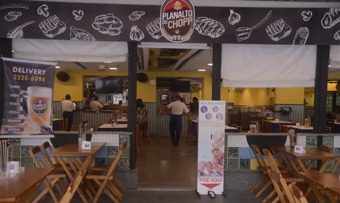 Tarifaço dos EUA pode encarecer alimentação em bares e restaurantes