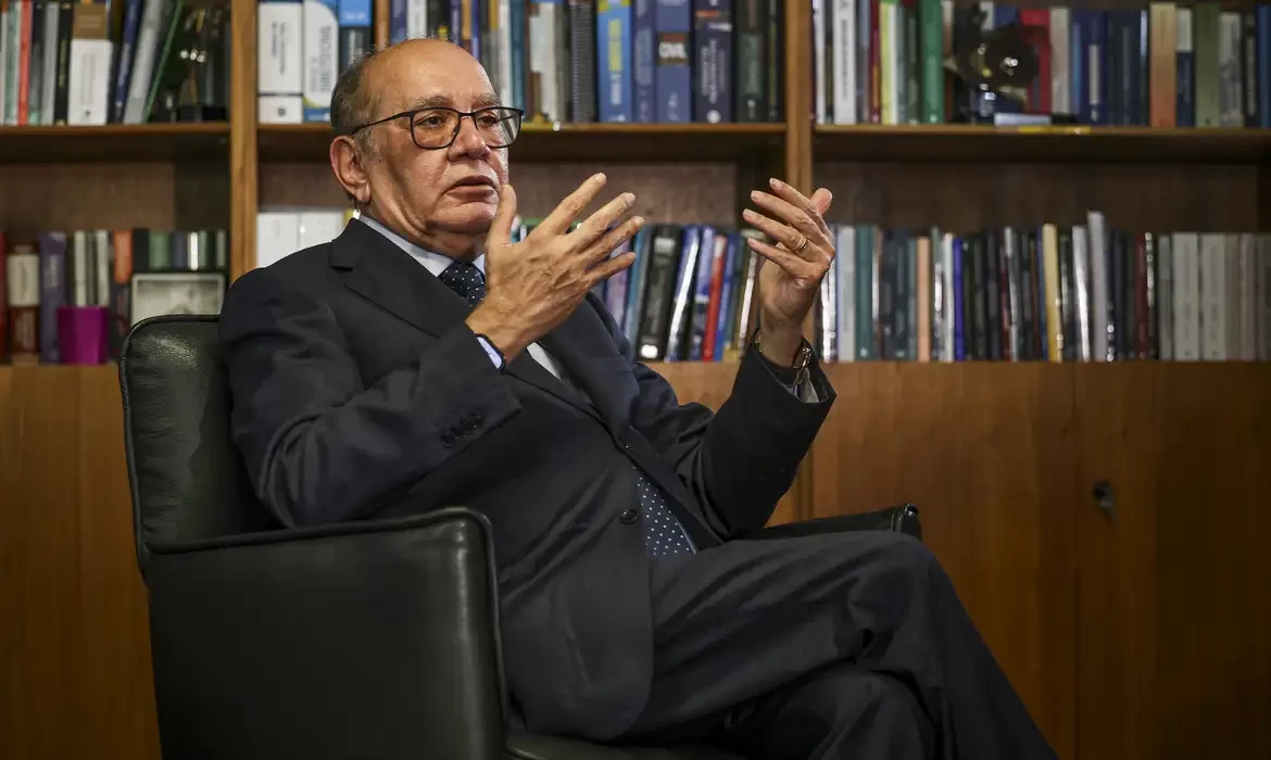 Gilmar Mendes suspende julgamento de Collor e leva caso a plenário