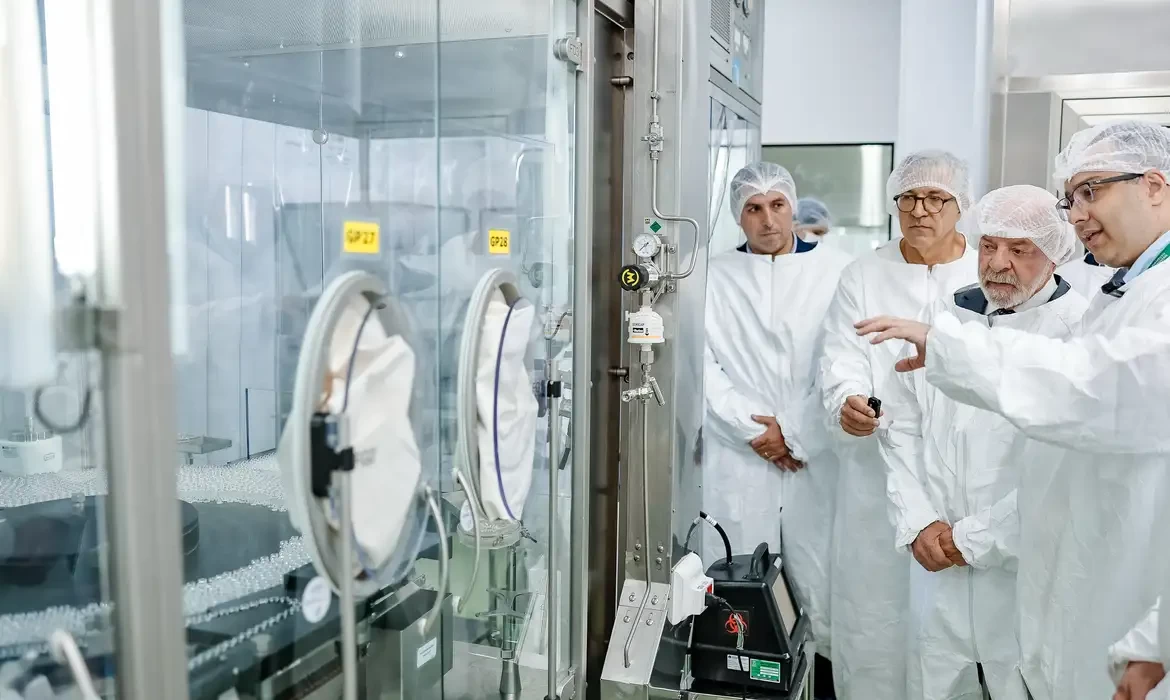 Lula defende parceria com a China para produção de vacina