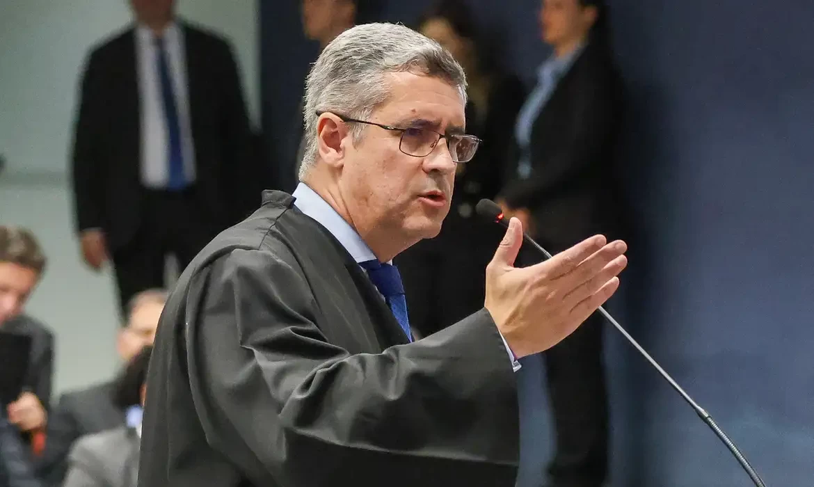 Defesa diz que Ramagem "compilava pensamentos de Bolsonaro"