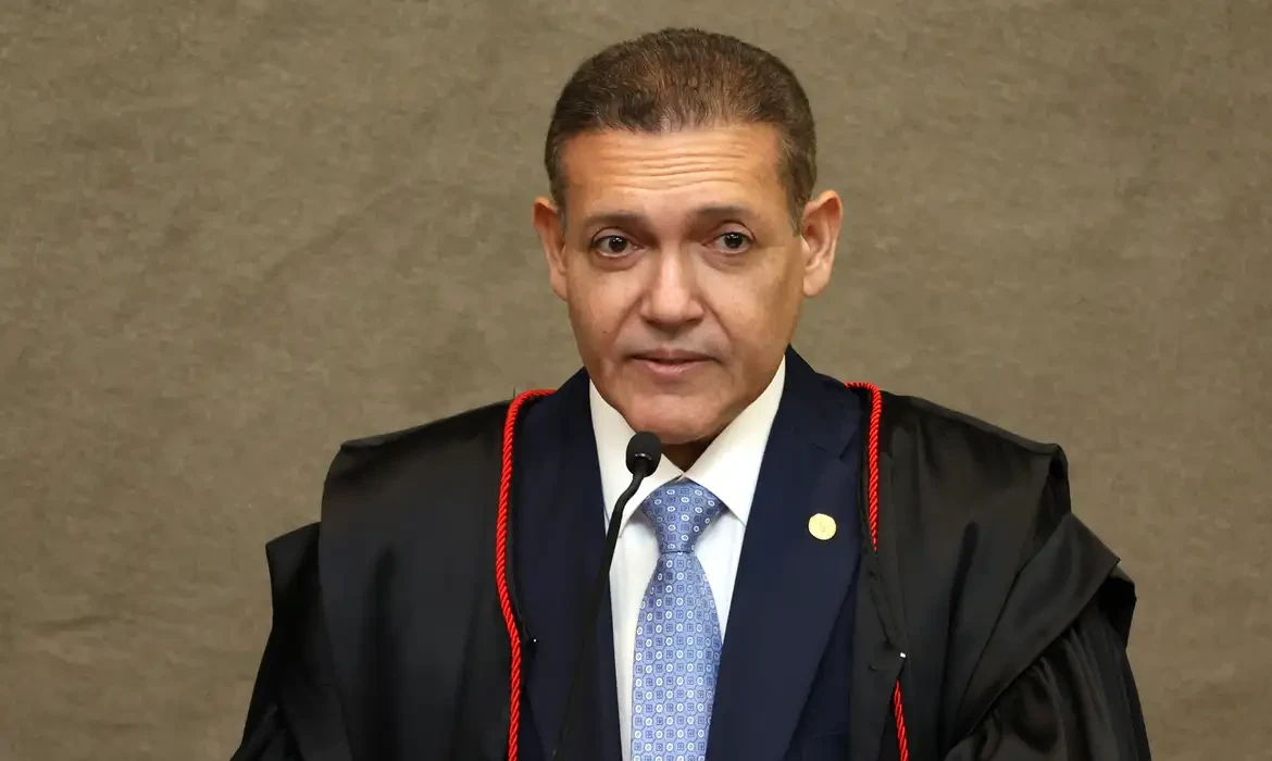 Kassio pede à PGR parecer sobre revisão da pena de Bolsonaro