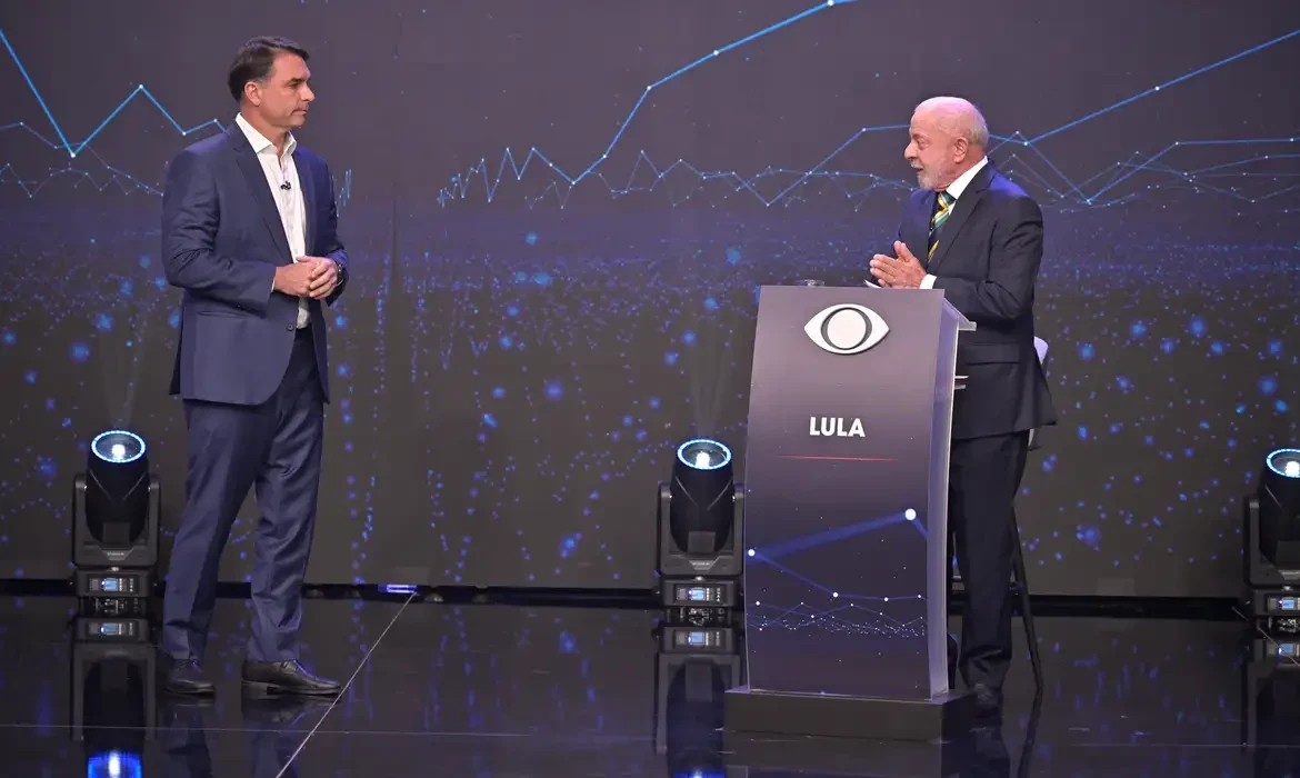 Campanha de Lula apresenta acordo com Flávio para abrir sigilos