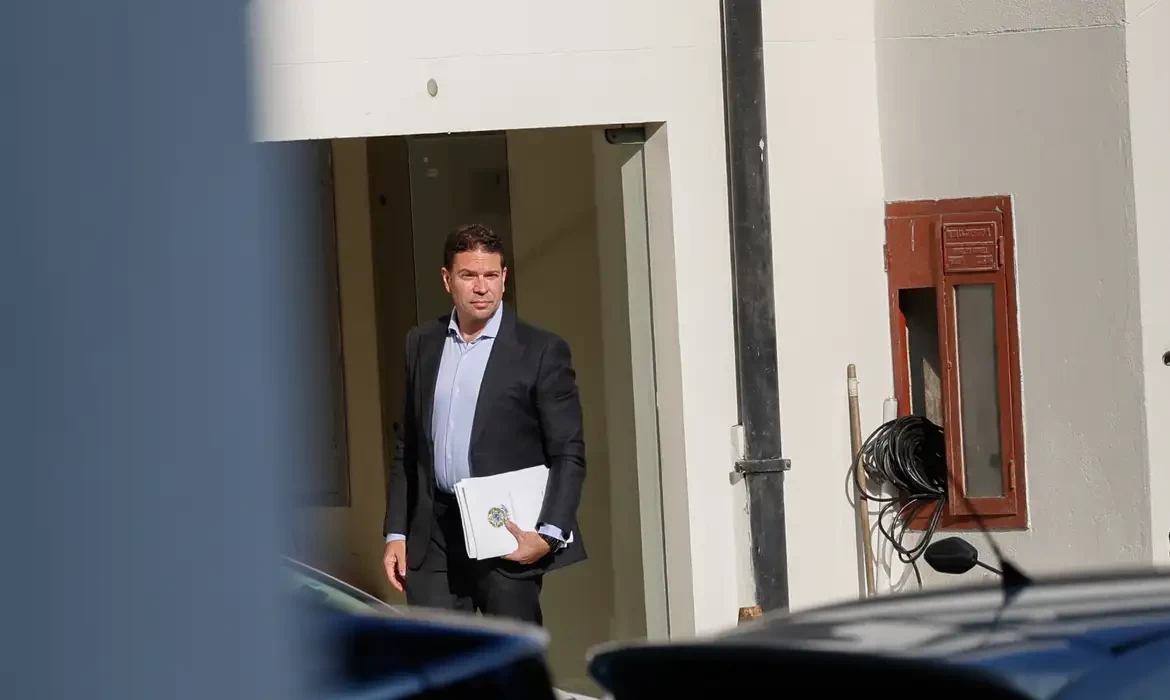 Ramagem fugiu pela Guiana sem passar por fiscalização, confirma PF