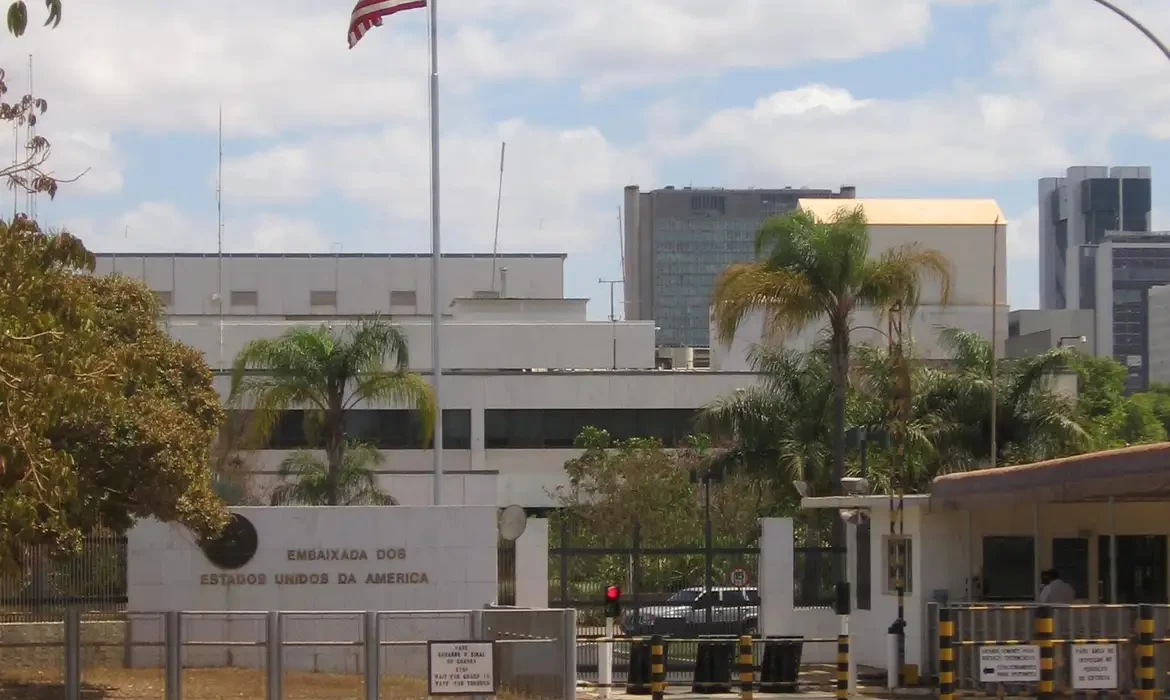 Embaixada dos EUA no Brasil ameaça Alexandre de Moraes
