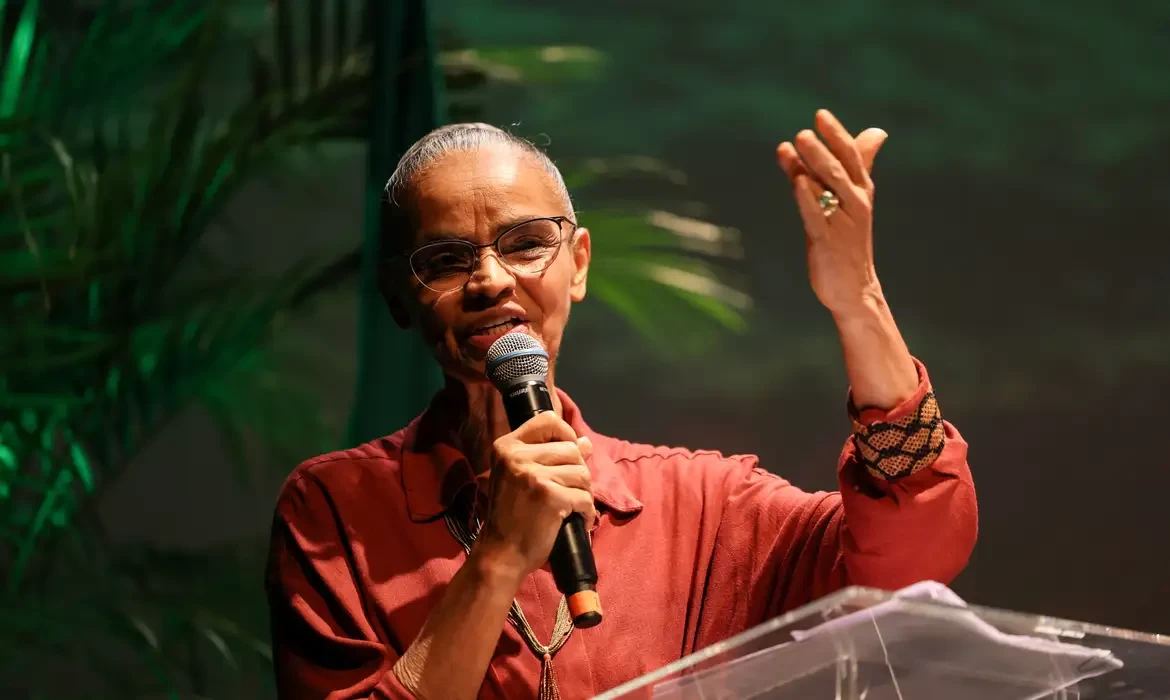Marina Silva alerta para "golpe mortal" em normas sobre licenciamento