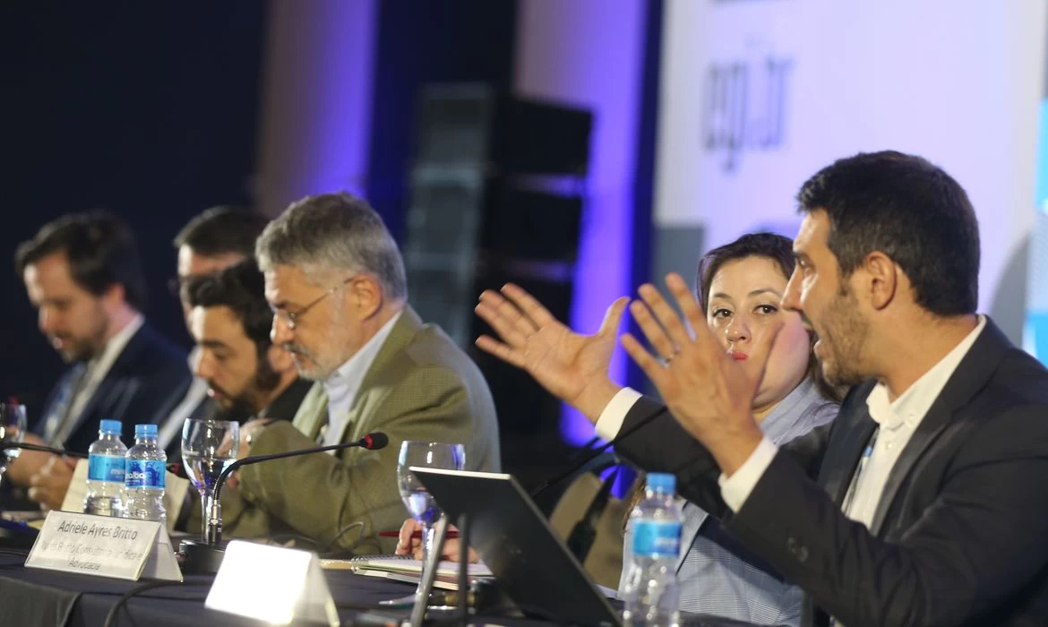 Comitê quer envolver sociedade em debate sobre regulação da internet