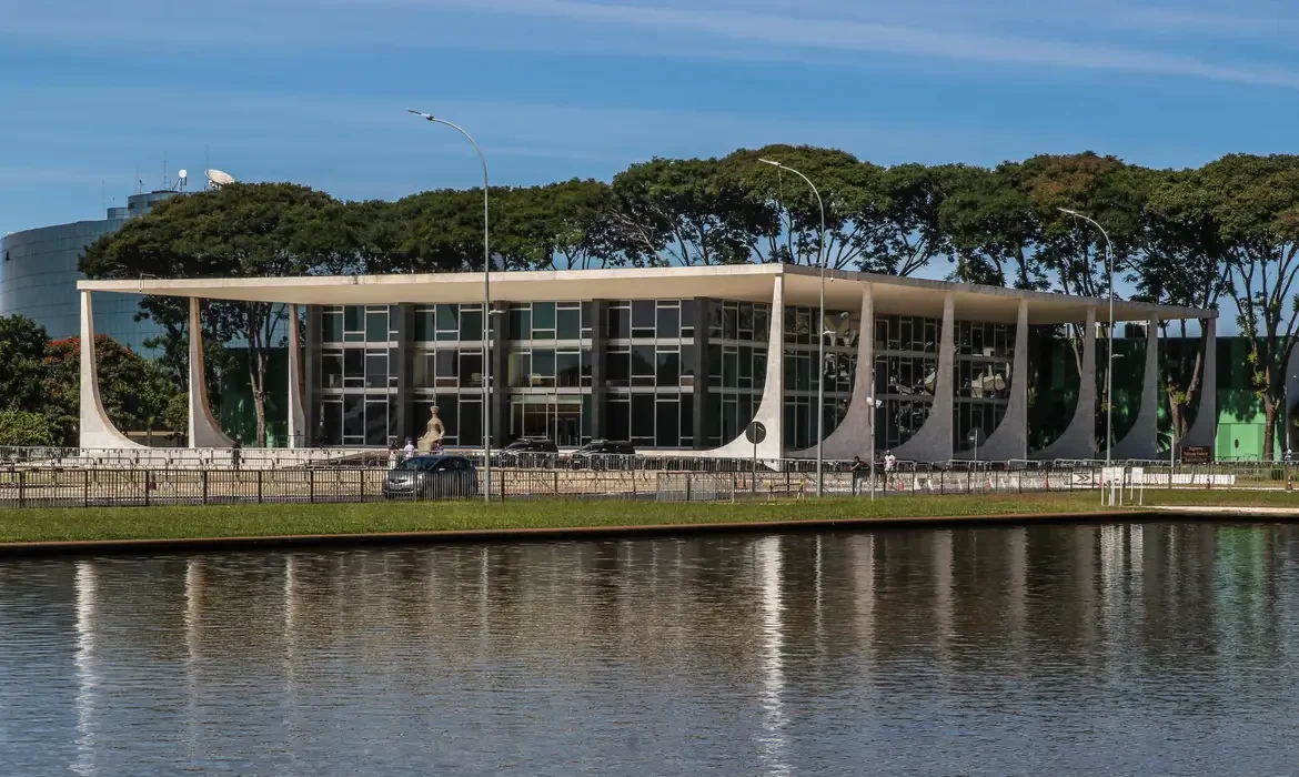 Moraes ouve testemunhas de Bolsonaro na ação do golpe