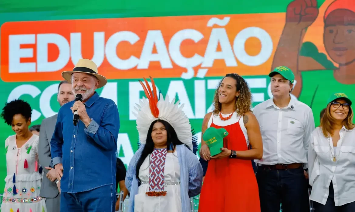 Lula mantém disposição para o diálogo, mas critica recusa de Trump