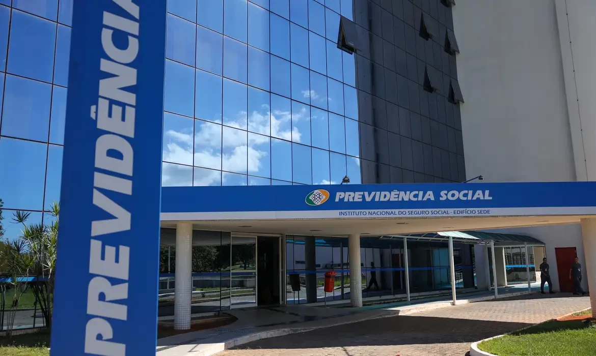 INSS suspende novos empréstimos consignados do C6 Consig a aposentados