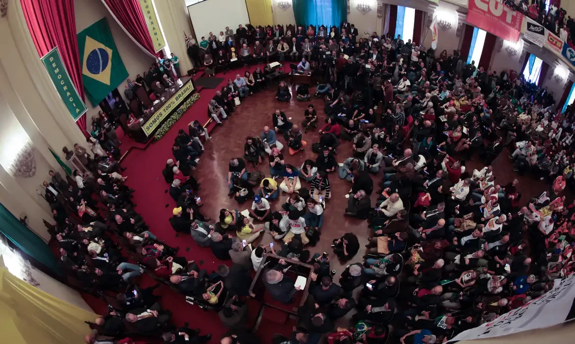 Ato na USP defende soberania nacional diante de tarifaço de Trump