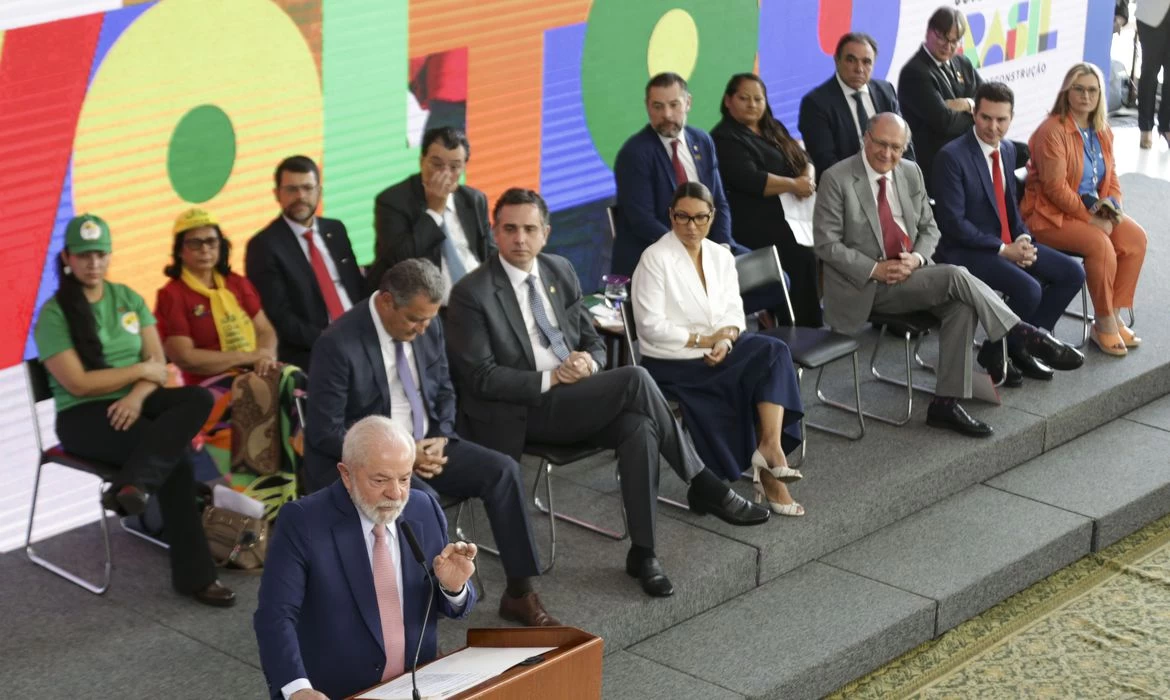 Minha Casa, Minha Vida é reparação histórica com o povo, diz Lula