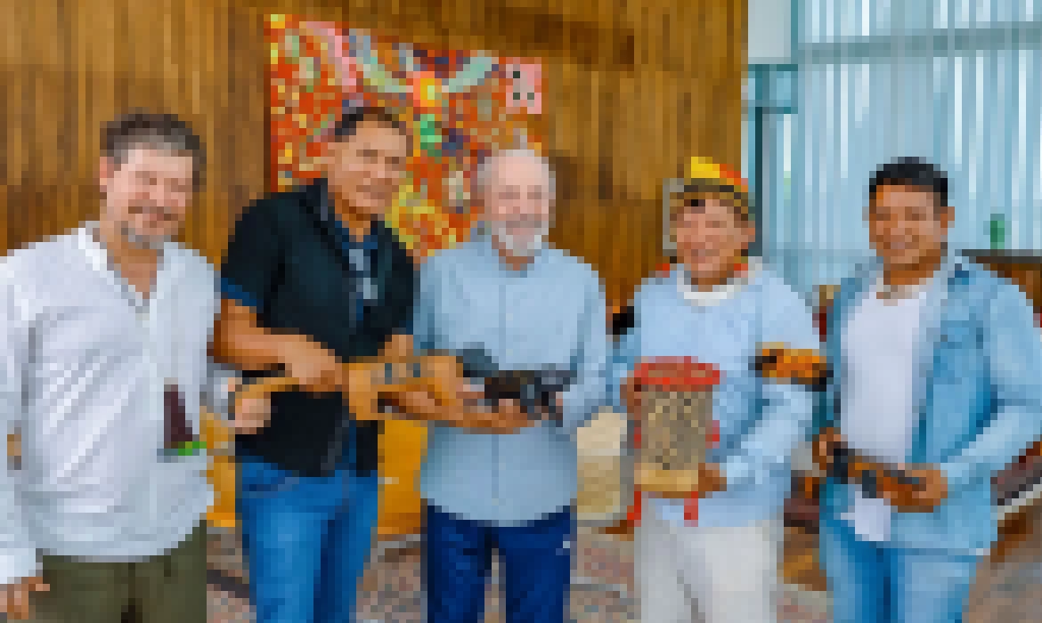 Lula recebe indígenas do Xingu e promete visita ao território