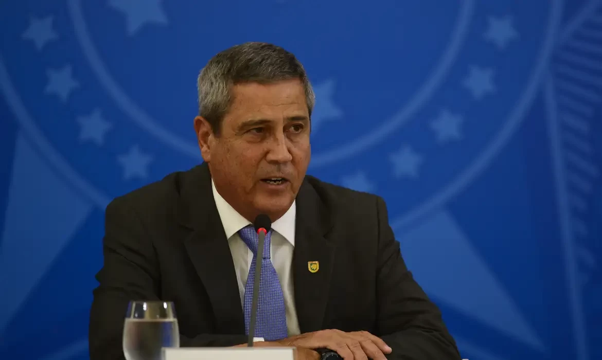 Moraes mantém prisão do general Braga Netto